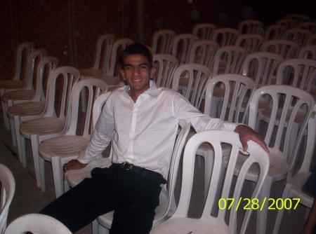 je vois que je suis le seul invite ds se mariage.........