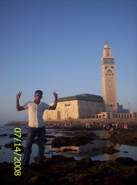 c moi  ds la plage de ain dyab a cote de la mosque hassan2
